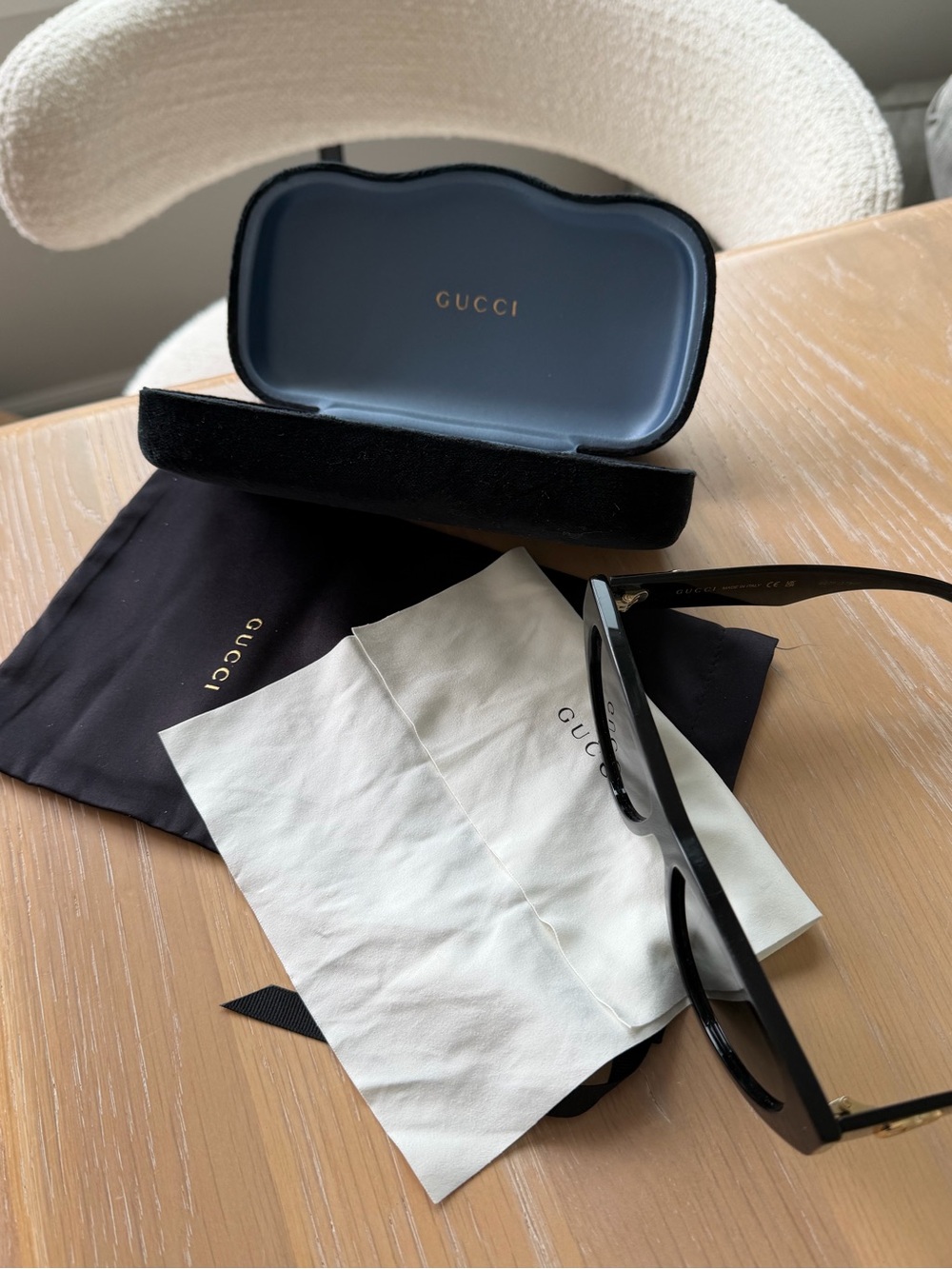 Gucci Black Cat-Eye Sunglasses with Case - Picture 7 of 7